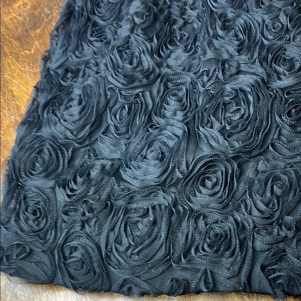 Elegant Black Floral Skirt‎ - Picture 4 of 15